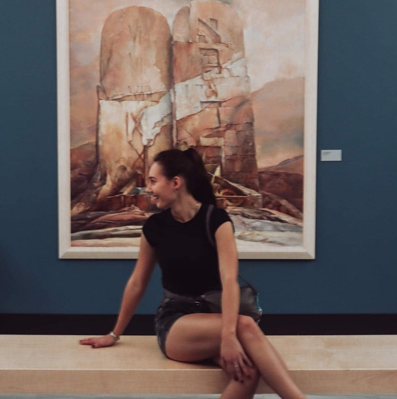 Meet your Posher, Felicia - Picture 1 of 1